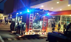 Tolentino, fiamme nella lavanderia: evacuato il supermercato Oasi di Tolentino