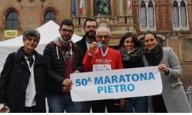 Mogliano, a 75 anni raggiunge il traguardo delle 50 maratone: l'impresa dell'ingegnere Pietro Matricardi