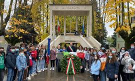 Castelraimondo, in tanti alla cerimonia per celebrare Forze Armate e Unità Nazionale (FOTO)