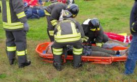 Cade in un pozzo profondo 15 metri: uomo salvato dai vigili del fuoco, era in ipotermia