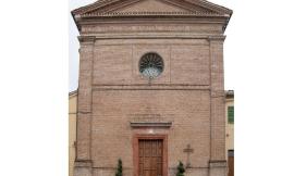 Fabriano, riunione di un centinaio di "no vax" in chiesa con ginecologo radiato nel 2019