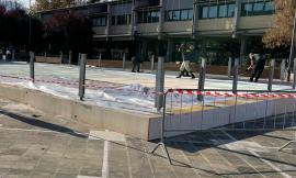 Castelraimondo si prepara al Natale. E inizia l'allestimento della grande pista di pattinaggio