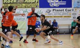Pallamano, nona vittoria consecutiva per la Santarelli Cingoli: battuta Chiaravalle nel derby
