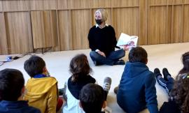 Recanati, letture ad alta voce nelle scuole: successo per "Libramoci"