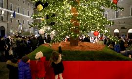 Si accende il Natale di Macerata. Parcaroli: "Facciamola tornare la città più bella d'Italia" (FOTO)