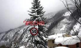 Torna a nevicare nelle Marche: fiocchi anche a 600 metri. Scatta l'allerta per il vento forte