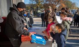 Oltre 100 pacchi regalo per bimbi e ragazzi: Banco Solidarietà e Fondazione Colonna al fianco delle famiglie