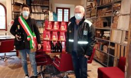 La Romagna non dimentica i terremotati: donati pandori e spumanti agli abitanti di Pioraco
