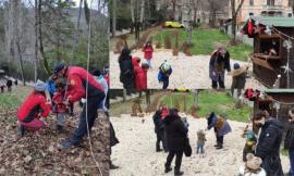 Consegnati dolci per i più piccoli: tappa a Ussita per la Befana del Soccorso Alpino