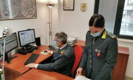 Macerata, soffiano eredità al figlio di una ultra90enne: interdetti per un anno due avvocati