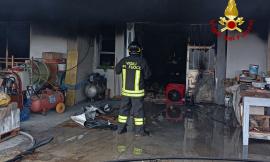 Paura a Potenza Picena, scoppia incendio in uno scantinato: Vigili del Fuoco sul posto