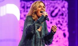 Musicultura, Irene Grandi incanta il pubblico: il messaggio di pace di Lucio Dalla torna ad emozionare