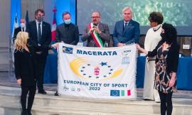 Macerata, l'assessore Sacchi a Torino: riceve la bandiera di "Città Europea dello Sport 2022"