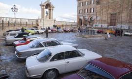 Auto d'epoca, al via la “240 minuti sotto le stelle”: partenza da Treia