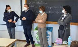 Pericoli del web e droga tra giovanissimi: la Polizia sale in cattedra