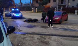Macerata, auto contro moto: centauro 18enne trasportato all'ospedale