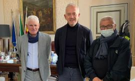 Civitanova, il sottotenente Vincenzo Marini va in pensione dopo 46 anni di servizio: l'omaggio del sindaco