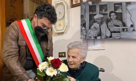 Colmurano festeggia i 100 anni di 'nonna Nirde': "Prezioso scrigno di esperienze e saggezza"