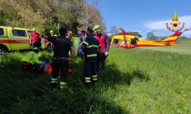 Accusa malore mentre percorre un sentiero con il fratello: uomo soccorso in eliambulanza