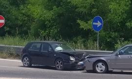 Auto contromano, frontale a Corridonia: due feriti al pronto soccorso (FOTO)
