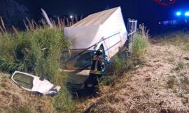 Incidente in A14, camion esce di strada e finisce nel fossato: conducente al Pronto Soccorso
