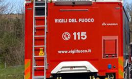 Potenza Picena, auto si ribalta: due feriti estratti dai Vigili del Fuoco e trasferiti in ospedale