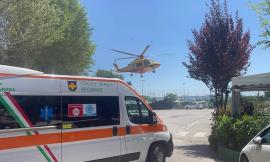 Recanati, cade in casa: donna trasportata in gravi condizioni a Torrette