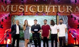 Musicultura, Yosh Whale vincitori assoluti. Premio critica a Isotta, ovazione per Grignani e Agnelli (FOTOGALLERY)