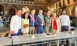 Tolentino, folla in piazza per il primo Consiglio comunale: ufficiali le deleghe agli assessori