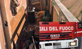 Porto Recanati, scoppia incendio al quindicesimo piano dell'Hotel House: Vigili del fuoco in azione