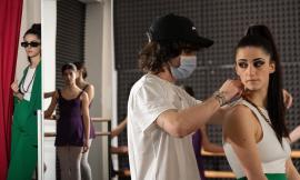Camerino, tre allieve del corso di danza classica di Etra nel fashion film di Filippo Amicone