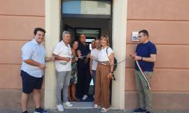 Castelraimondo, inaugurata la nuova biblioteca comunale: "Archivio presto online"