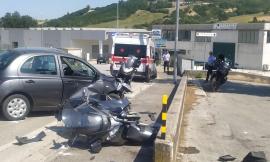 Tolentino, scontro tra auto e scooter: due feriti, uno è grave (FOTO e VIDEO)