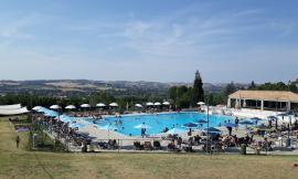 Macerata, l'estate affollata alla piscina Filarmonica: a giugno record di presenze