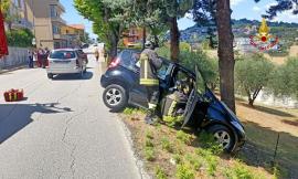Scontro tra due auto: conducente soccorso in eliambulanza