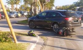 Civitanova, incidente moto contro auto sul Lungomare Piermanni. Croce Verde sul posto