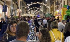 Castelraimondo, serata ‘tutto esaurito’ per Polvere di Stelle. “Merito di associazioni e attività commerciali”