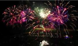 Civitanova, il meraviglioso spettacolo dei fuochi d'artificio al porto nella notte di Ferragosto (VIDEO)