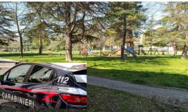Tolentino, mostra i genitali a due minorenni nel parco pubblico: denunciato
