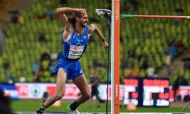 Europei, Gianmarco Tamberi torna 're' nel salto in alto: medaglia d'oro con vista nozze