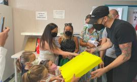 Il cuore grande di Achille Lauro: visita ai piccoli pazienti dell'ospedale di Ancona