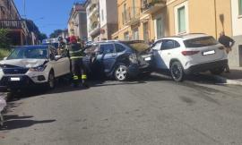 Macerata, carambola fra tre auto in via Pace: tre donne in ospedale, coinvolta anche Anna Menghi (FOTO)