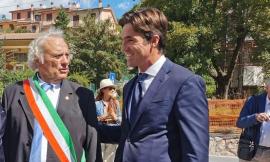 Acquaroli a Visso per l'inaugurazione della nuova piazza: "I 4 assessori candidati? Classe dirigente ampia"