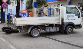 Tolentino, scontro tra moto e camion: 45enne perde la vita