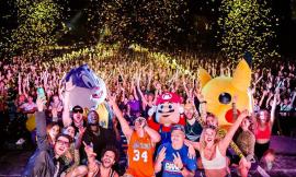 Tolentino, in piazza si balla con "90 Mania": sul palco 8 ballerini, 2 cantanti, un dj e un frontman