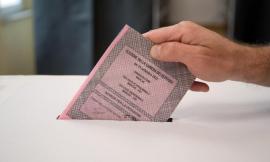 Fotografano la scheda elettorale durante il voto: due denunciati
