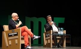 Overtime, Francesco Pannofino incanta il Lauro Rossi e omaggia i Campioni del Mondo '82