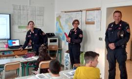 Treia, i Carabinieri Forestali festeggiano il bicentenario con una lezione agli alunni dell'IC Paladini