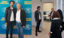 Fisiomed: l’attore Luca Capuano visita in anteprima i locali del nuovo Polo Diagnostico