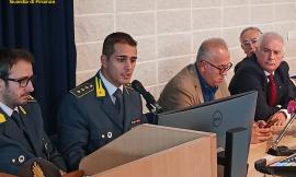 Civitanova, lotta alla contraffazione e download illegali: la Finanza sale in cattedra al liceo
